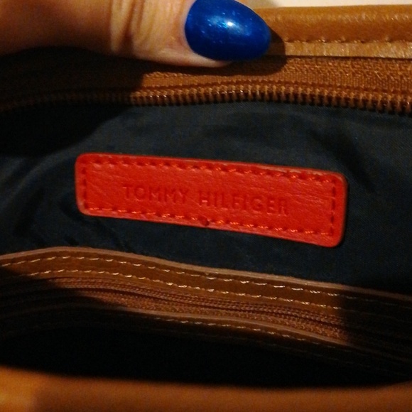 Tommy Hilfiger Bag - Picture 4 of 4